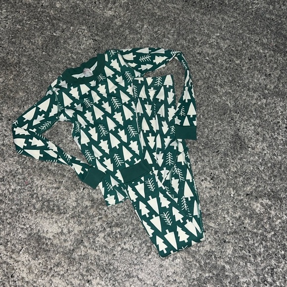 Hanna Anderson Christmas Tree PJ’s - Picture 1 of 1